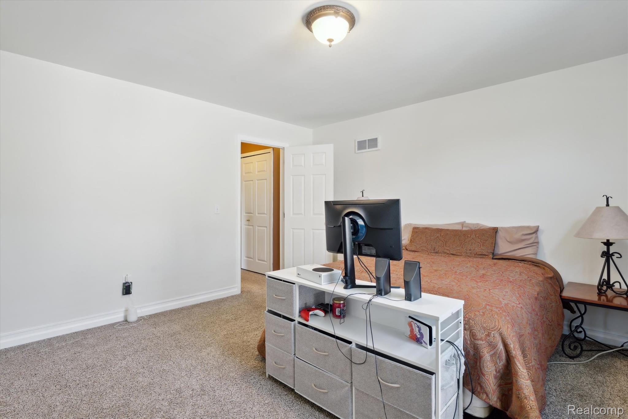 575 Thornehill Trail