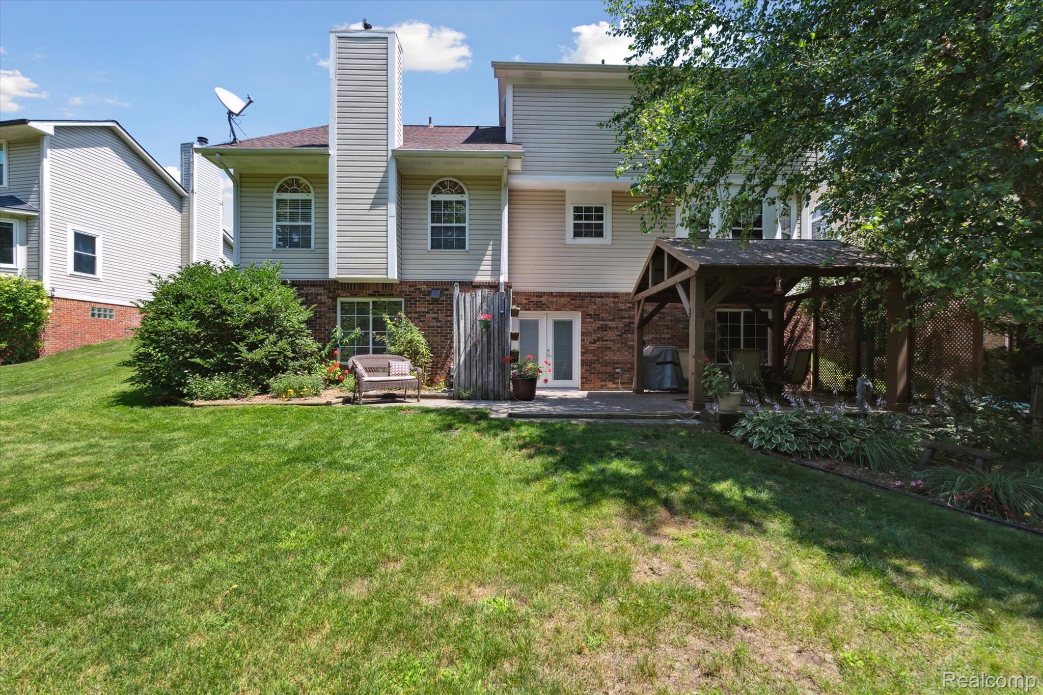 575 Thornehill Trail