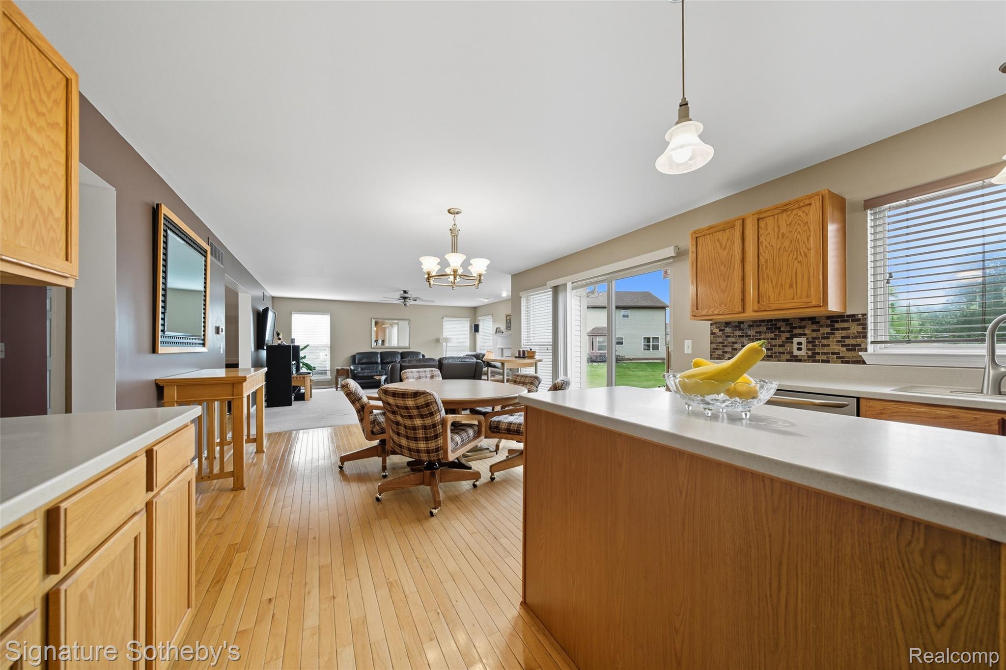 6833 Sadie Lane