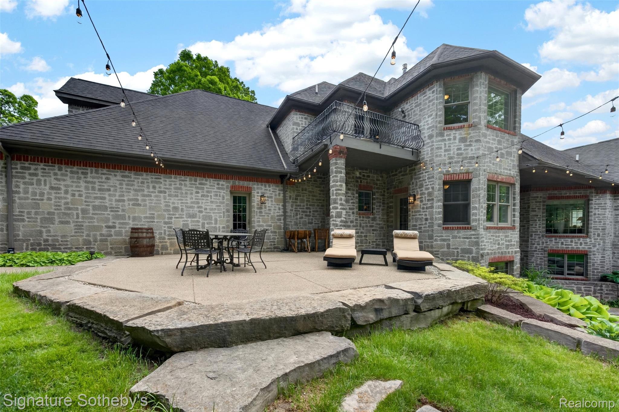 900 Hill Hollow Lane