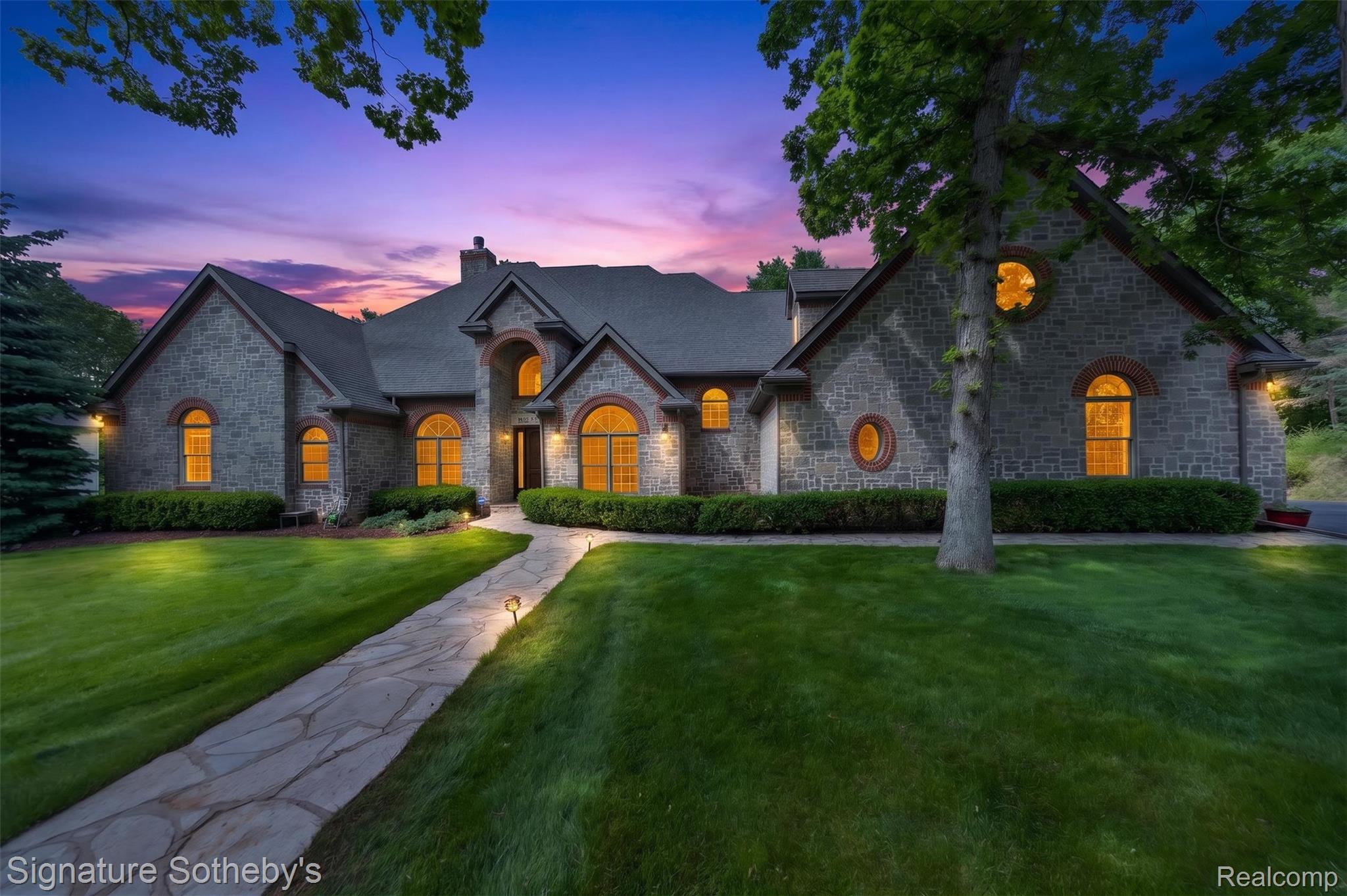 900 Hill Hollow Lane