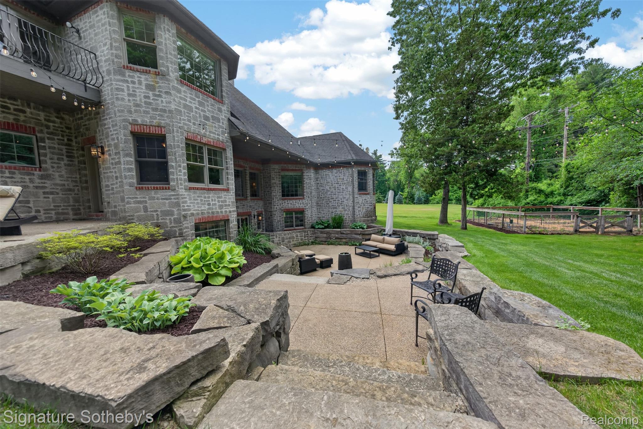 900 Hill Hollow Lane
