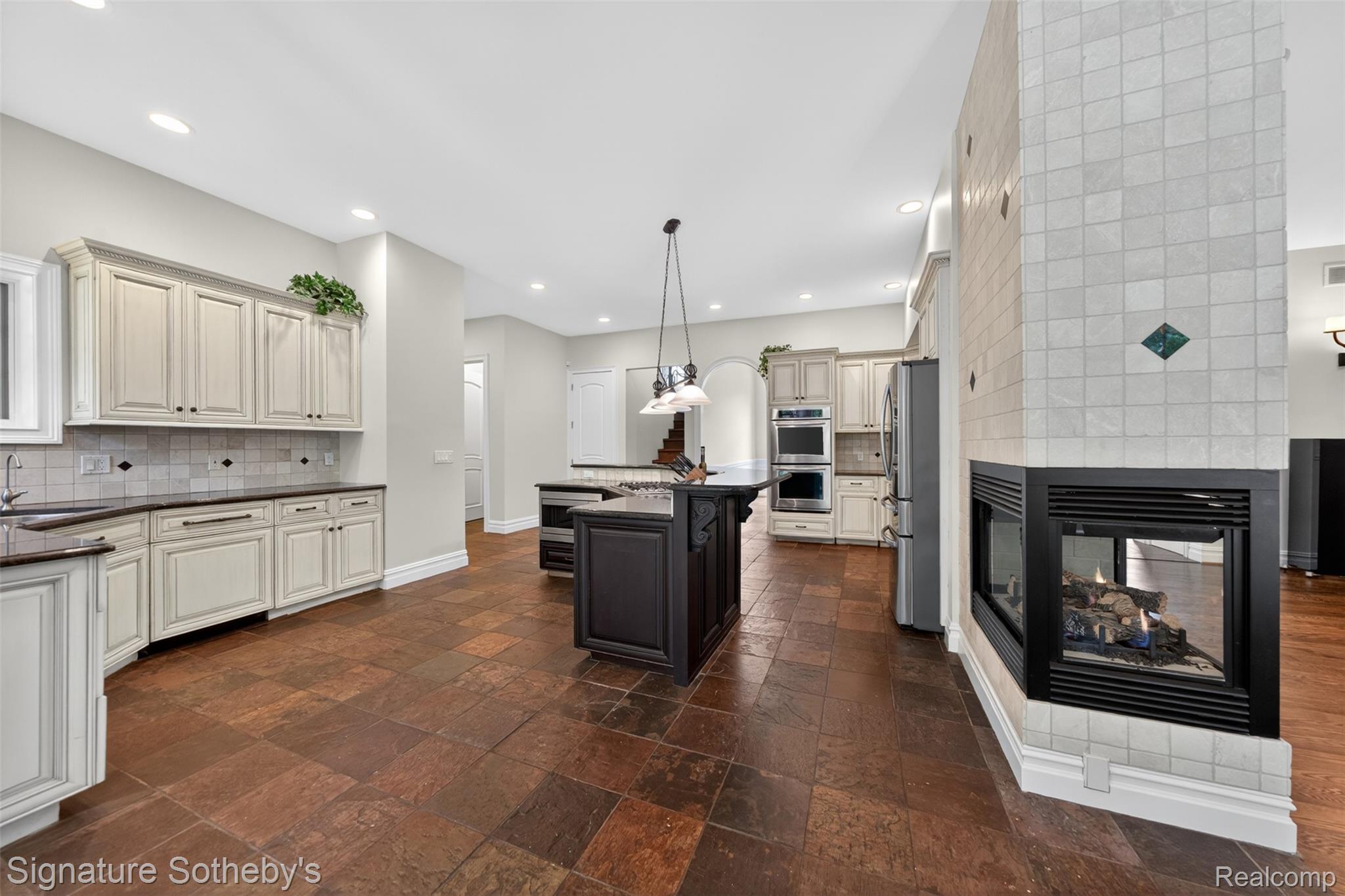 900 Hill Hollow Lane