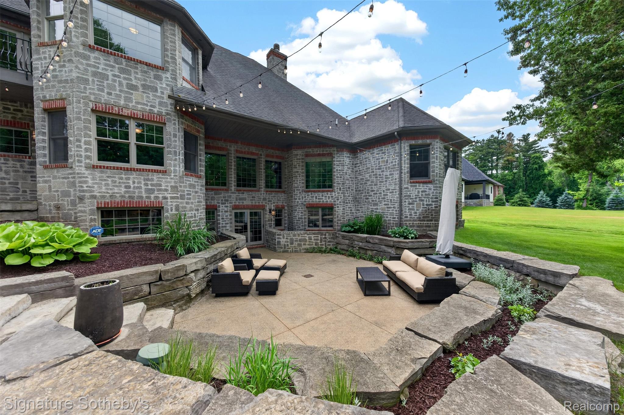 900 Hill Hollow Lane