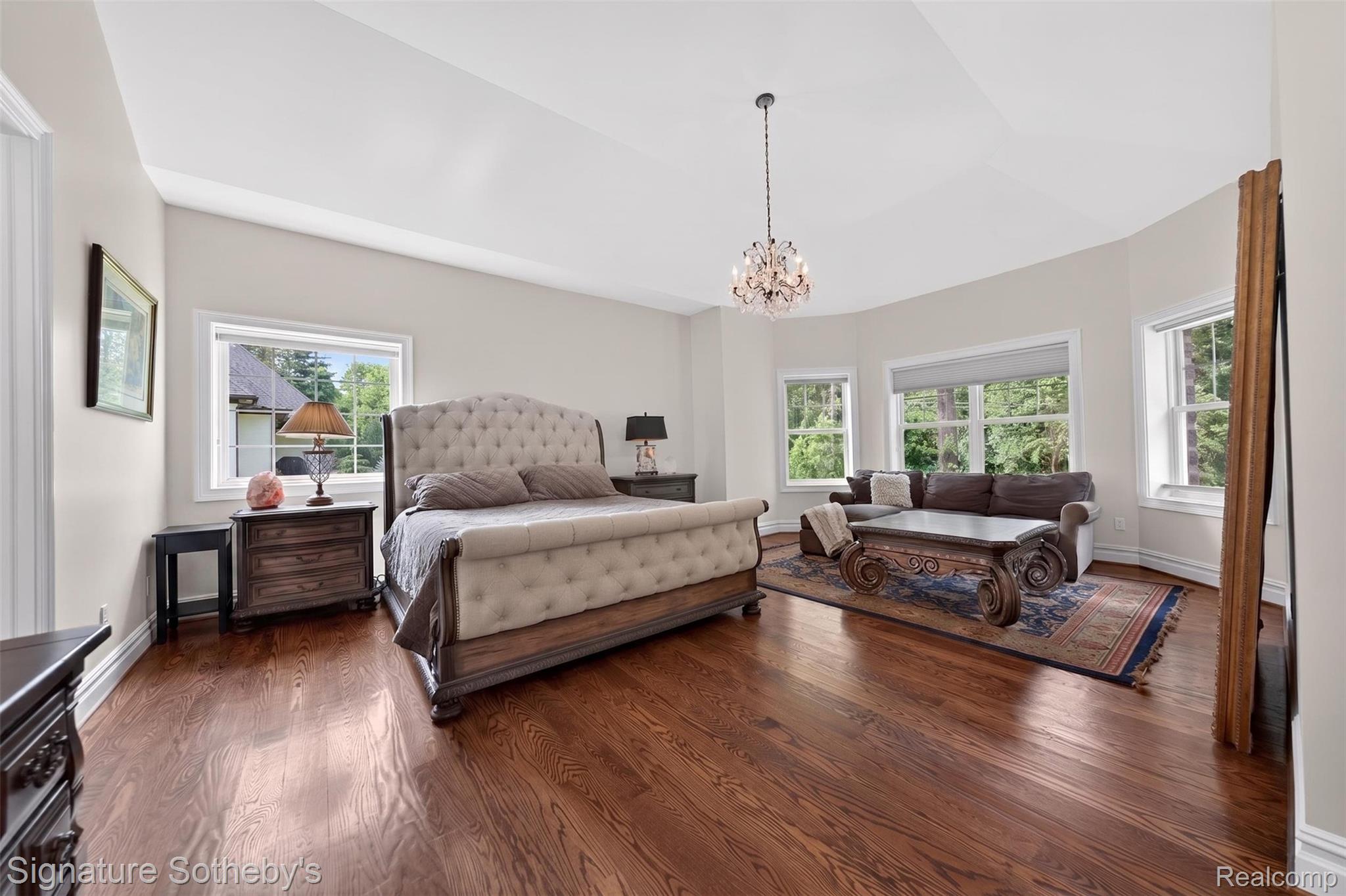 900 Hill Hollow Lane