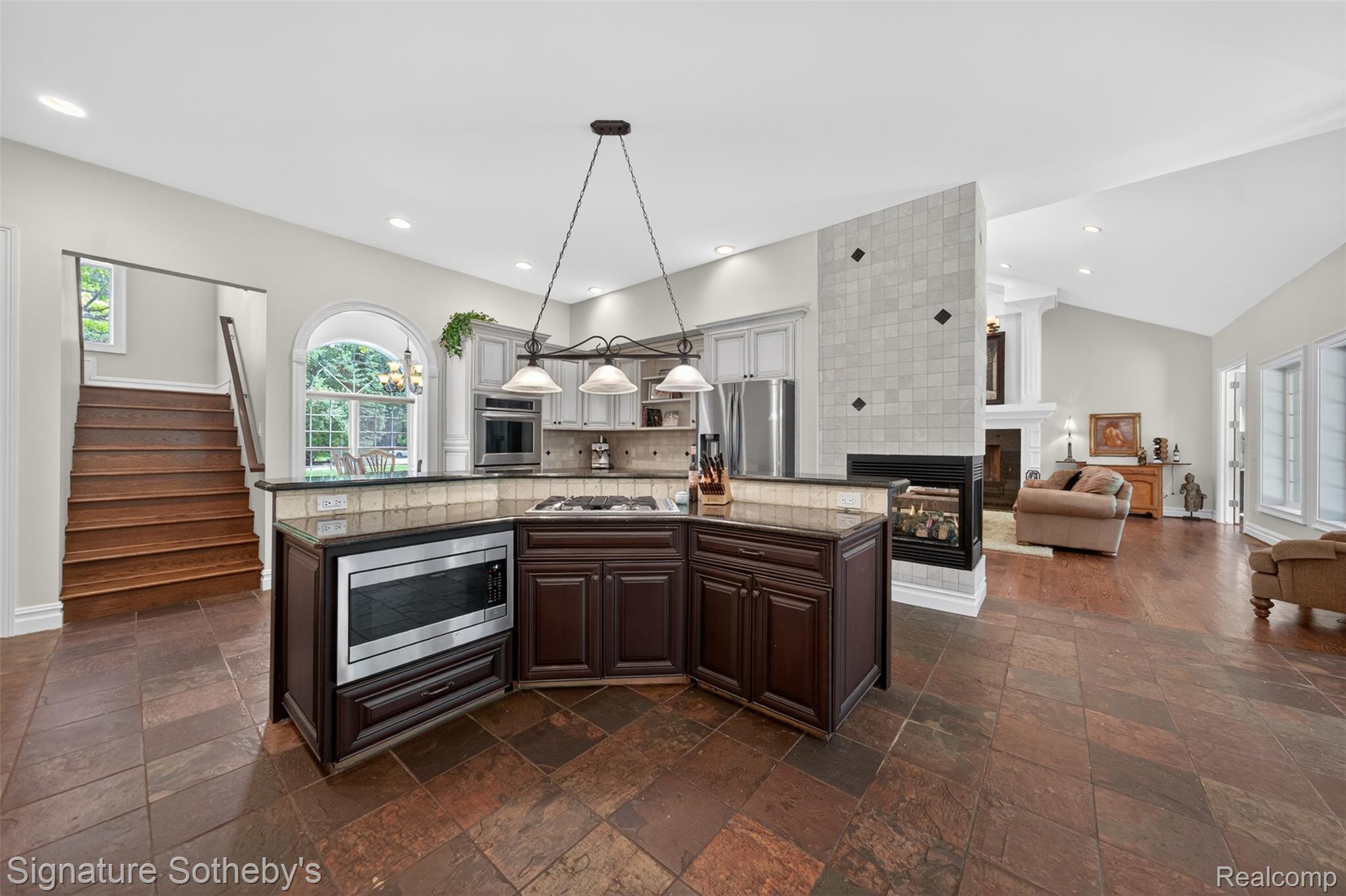 900 Hill Hollow Lane