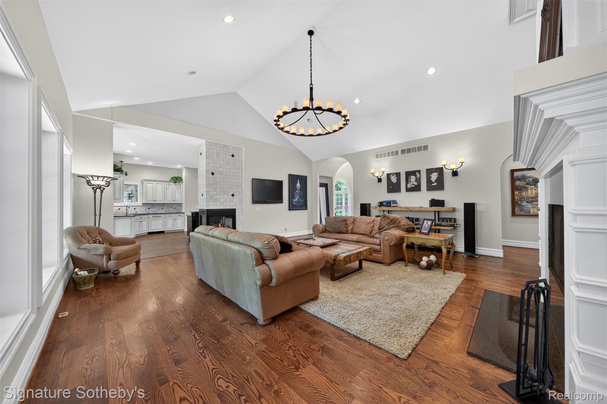 900 Hill Hollow Lane