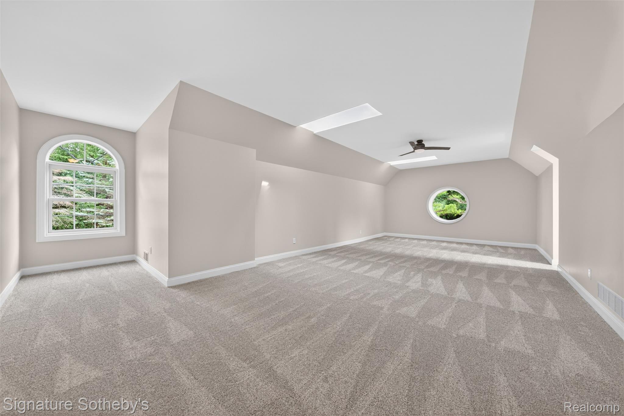 900 Hill Hollow Lane