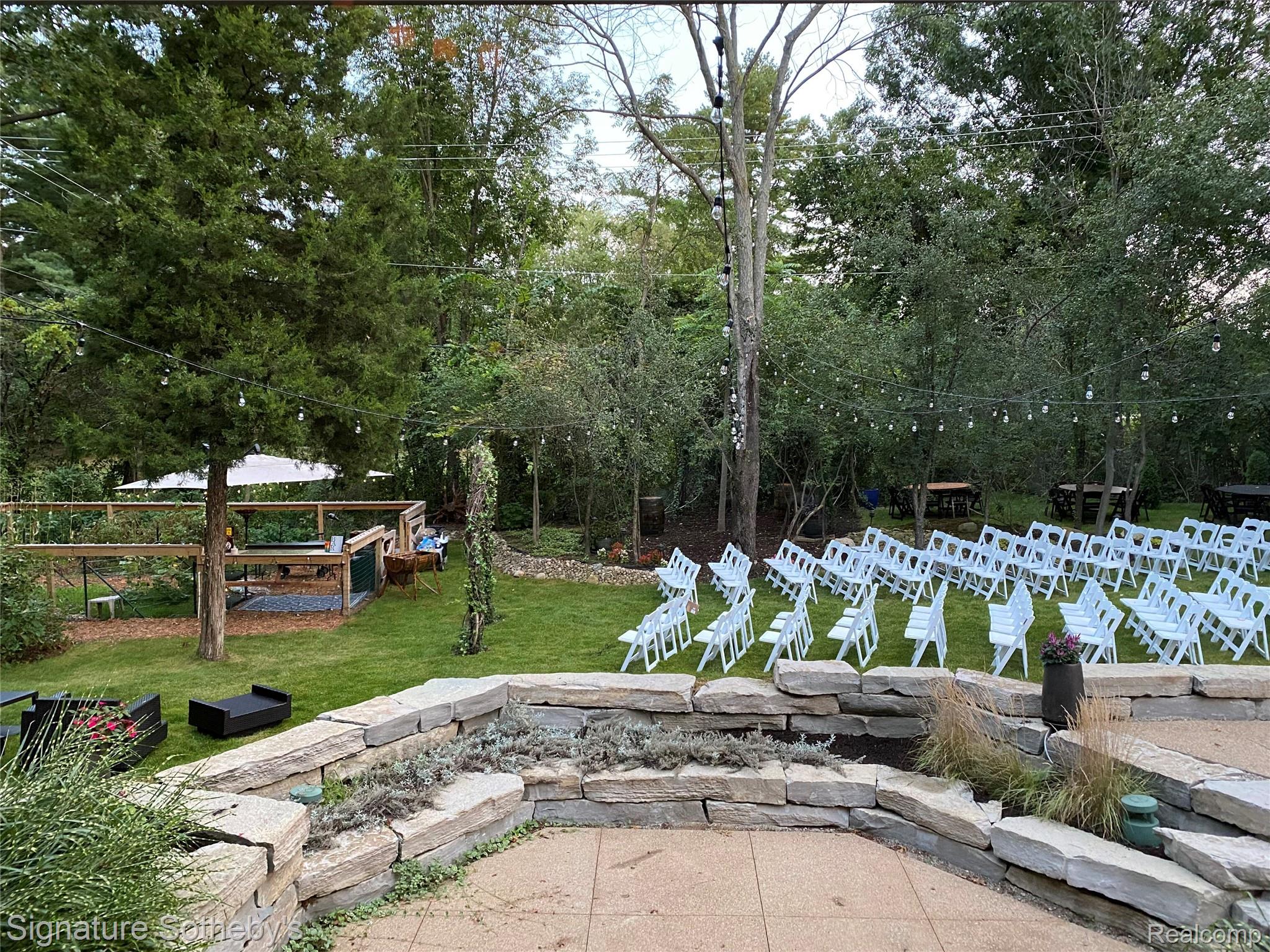900 Hill Hollow Lane