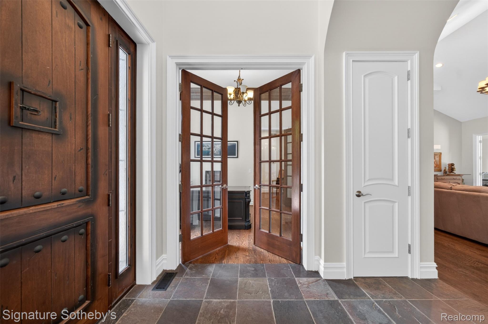 900 Hill Hollow Lane
