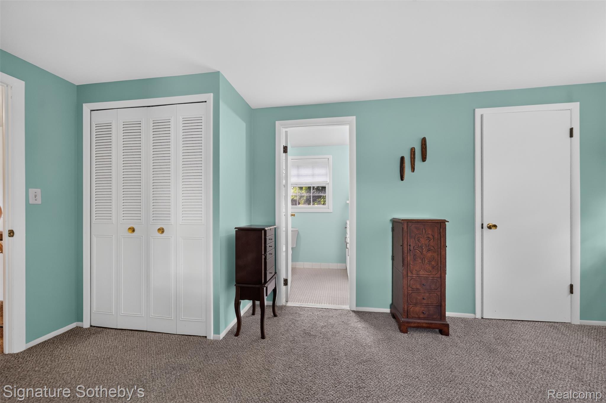 4672 Argyle Drive
