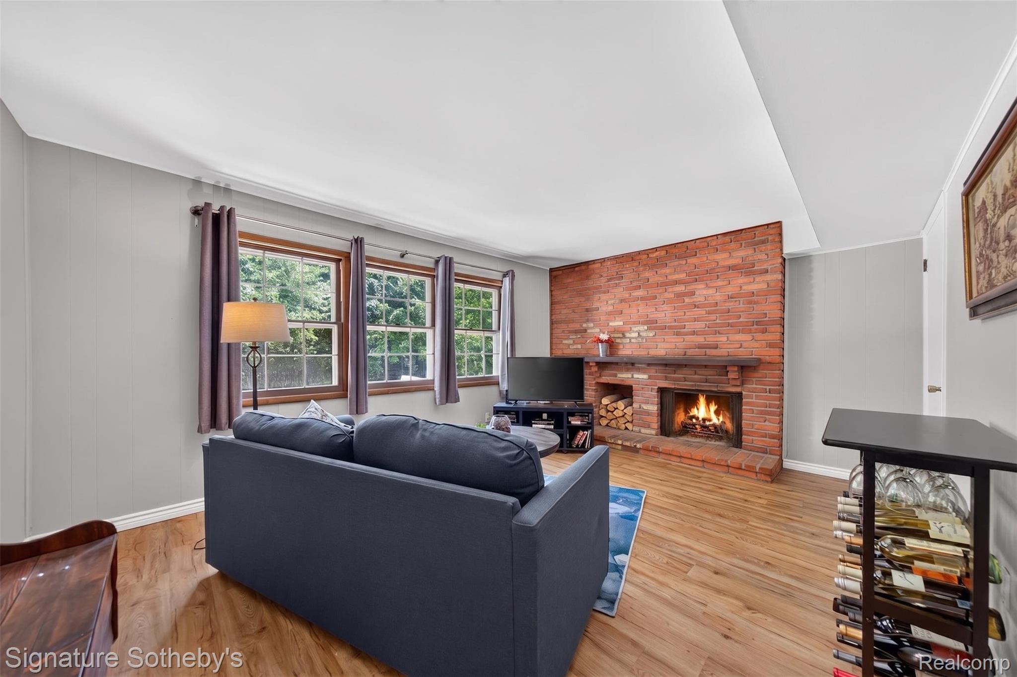 4672 Argyle Drive