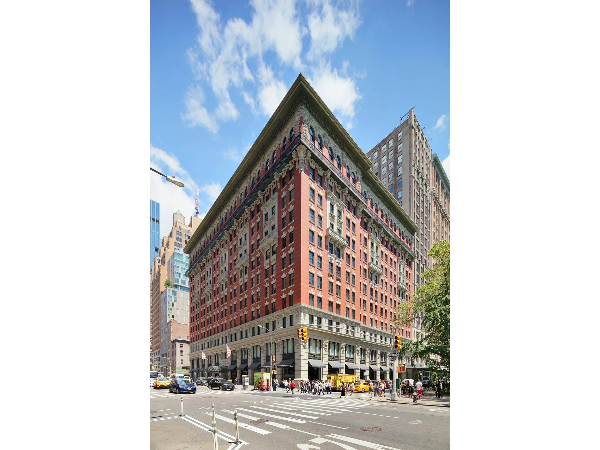 225 5TH Avenue 2F