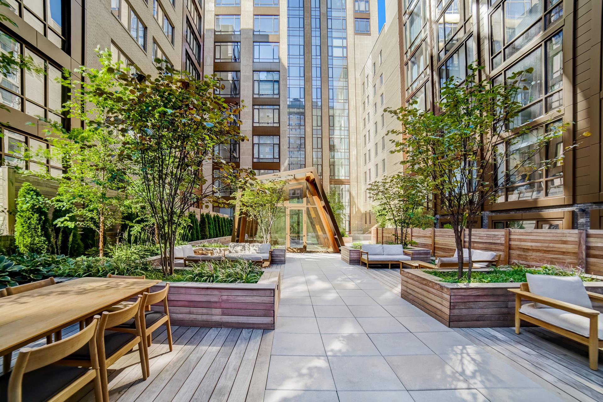 215 E 19TH Street 11D