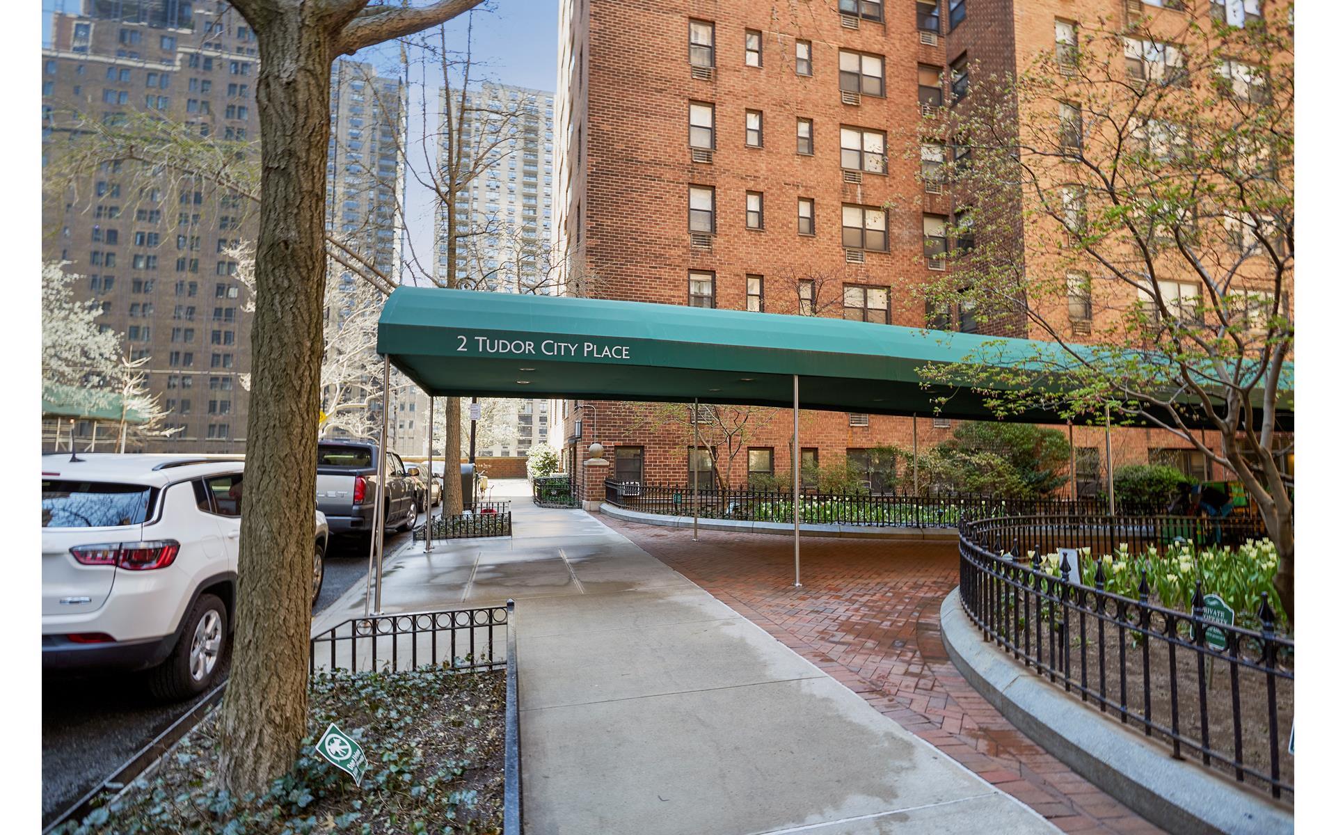 2 TUDOR CITY Place 2OS