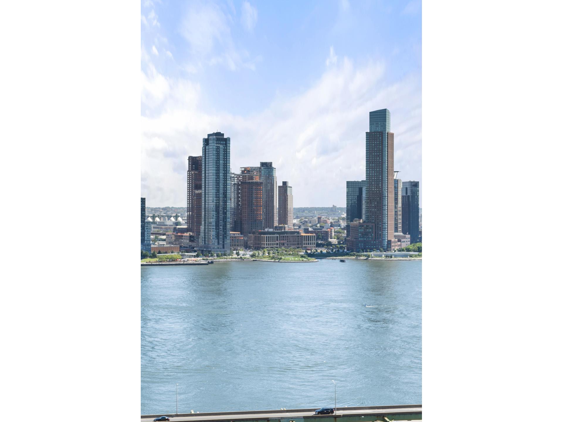 2 TUDOR CITY Place 2OS