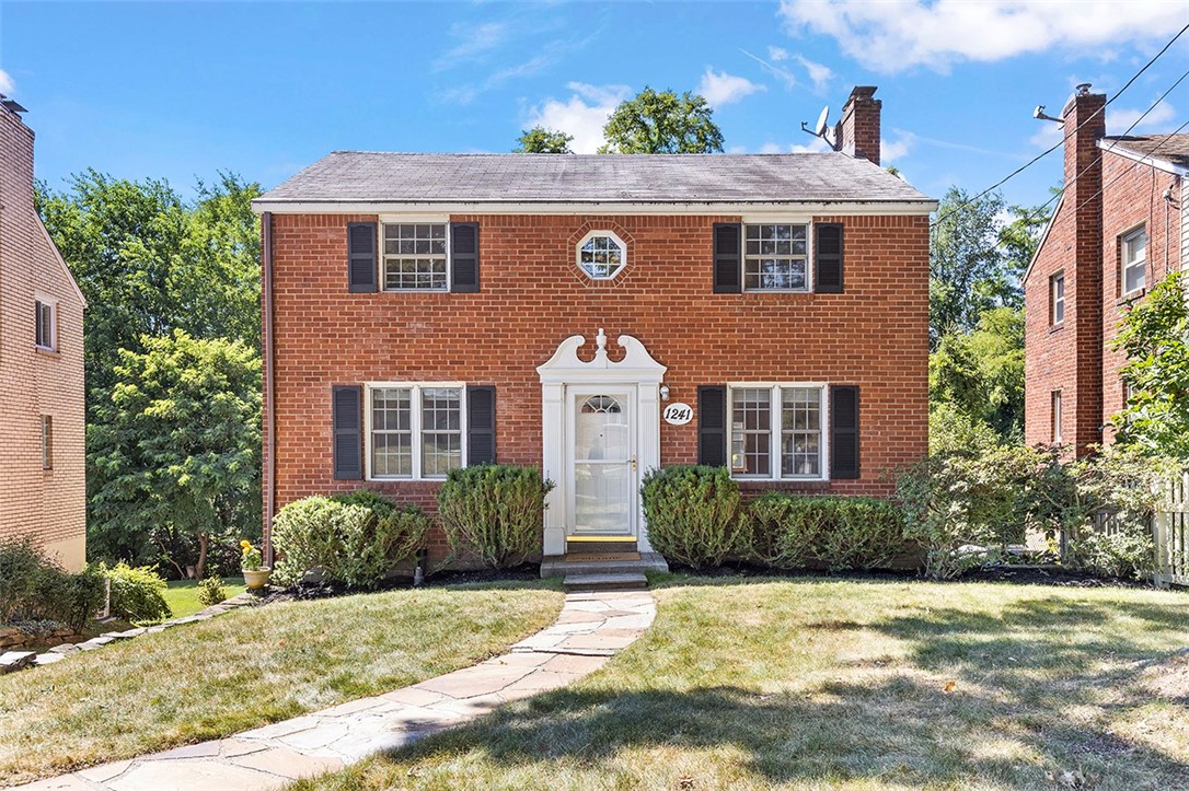 1241 Riverview Dr