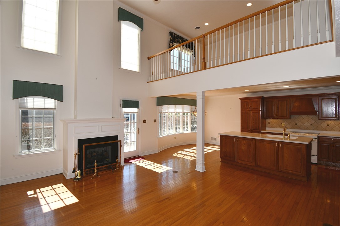 215 Victoria Ln