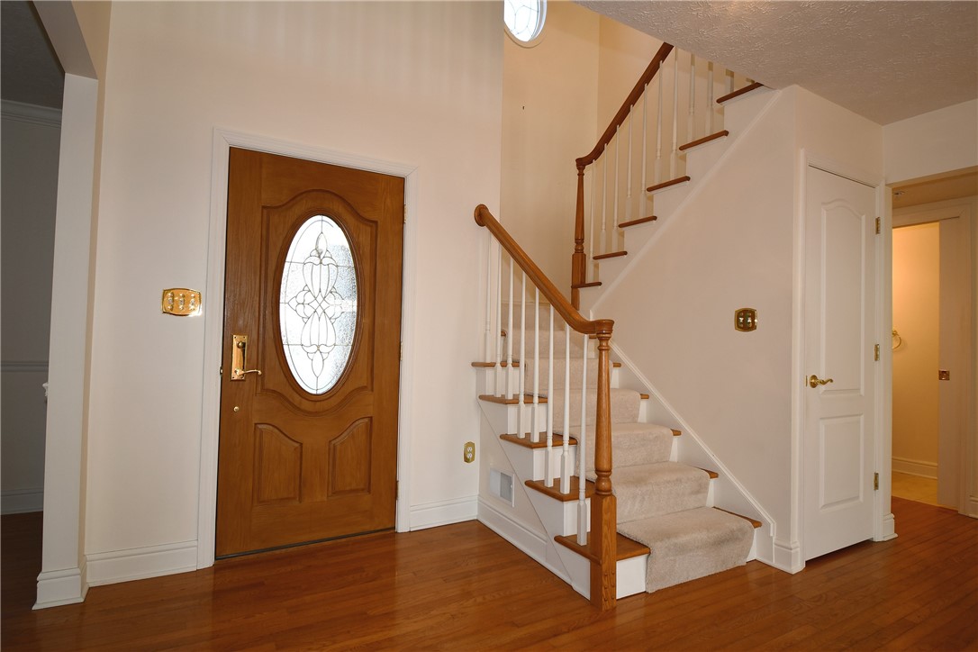 215 Victoria Ln