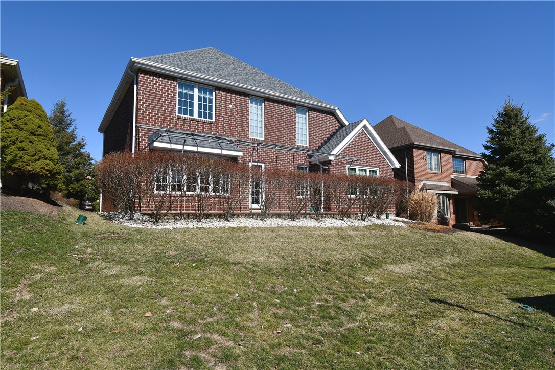 215 Victoria Ln
