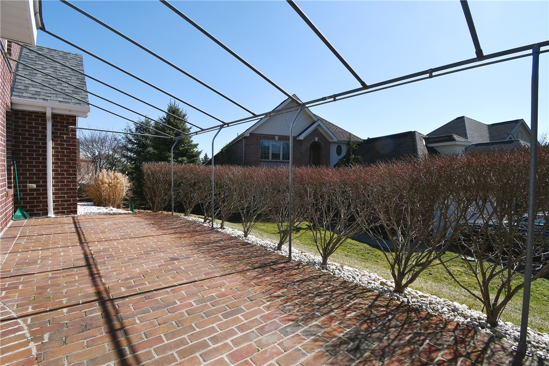 215 Victoria Ln