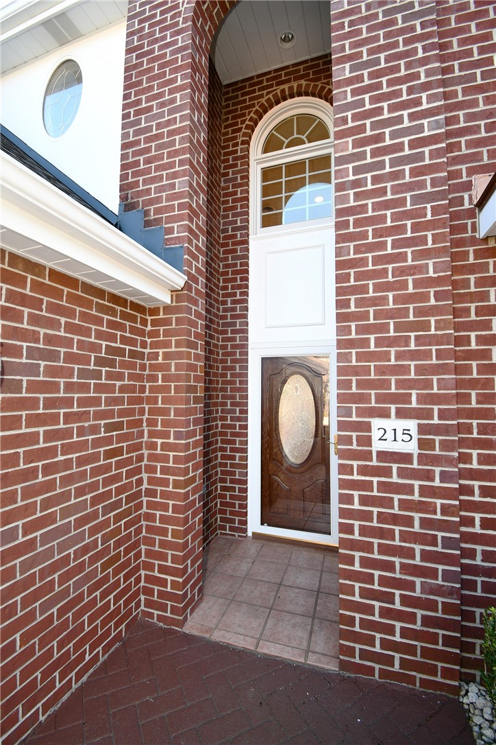 215 Victoria Ln