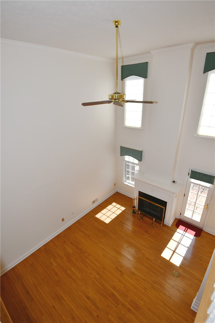 215 Victoria Ln