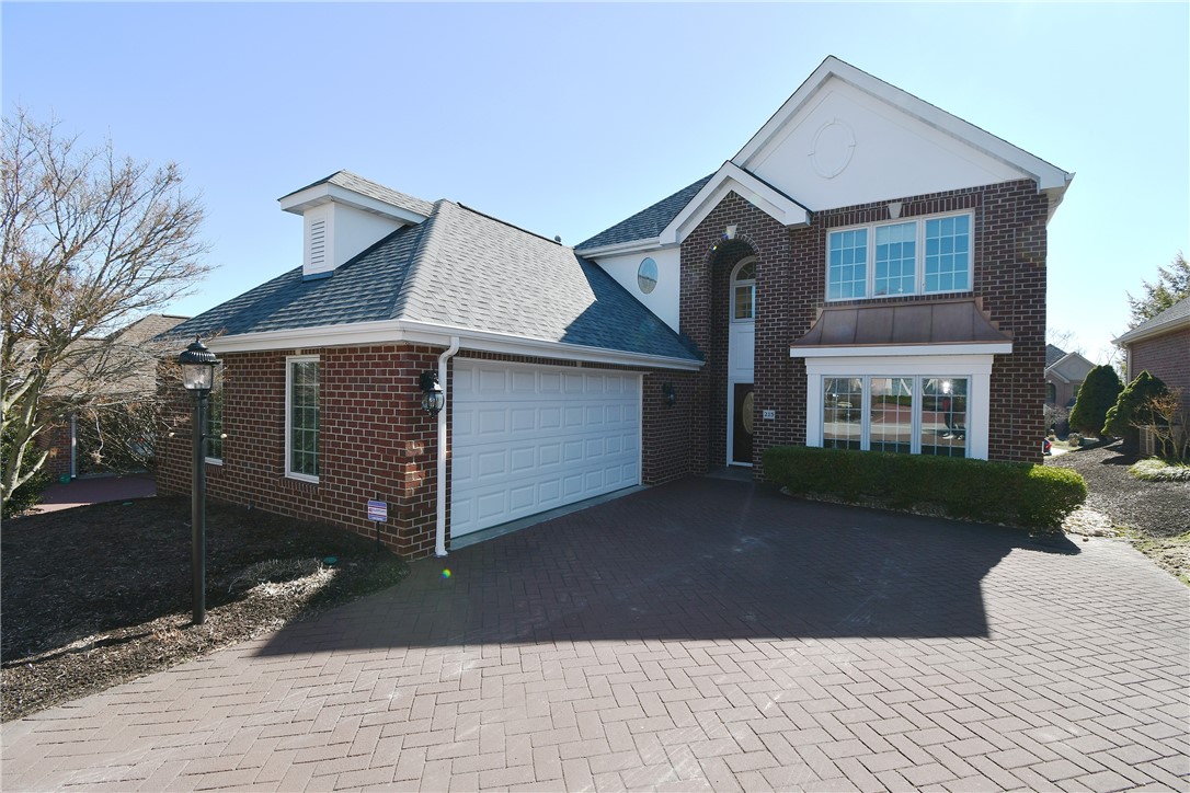 215 Victoria Ln