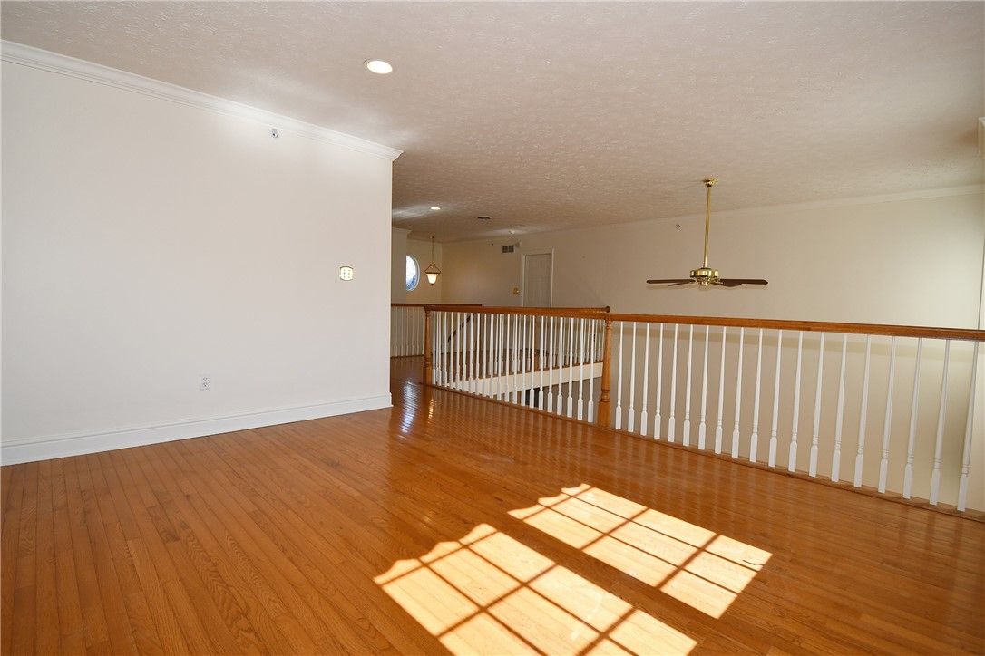 215 Victoria Ln