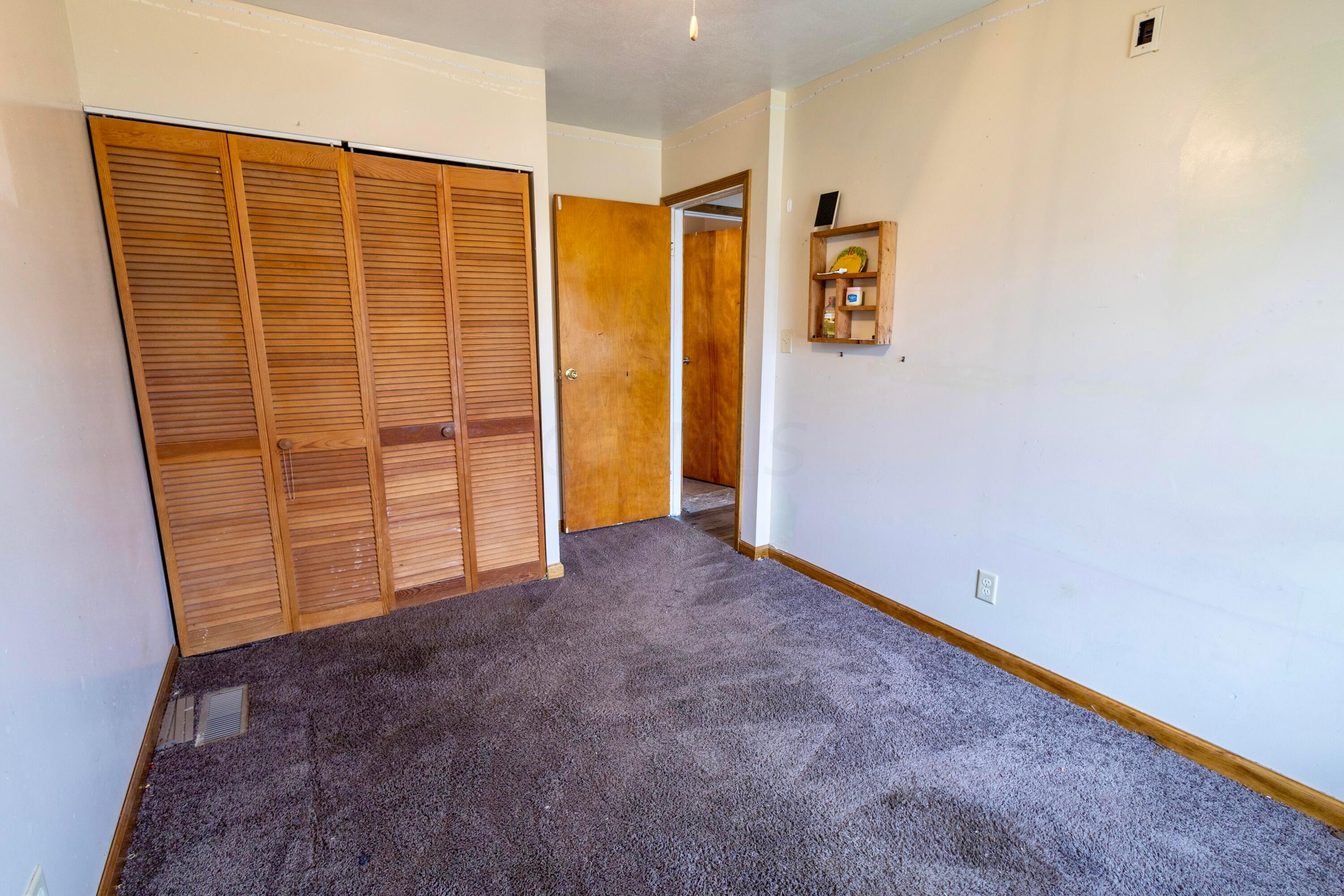 1031 Robinson Street