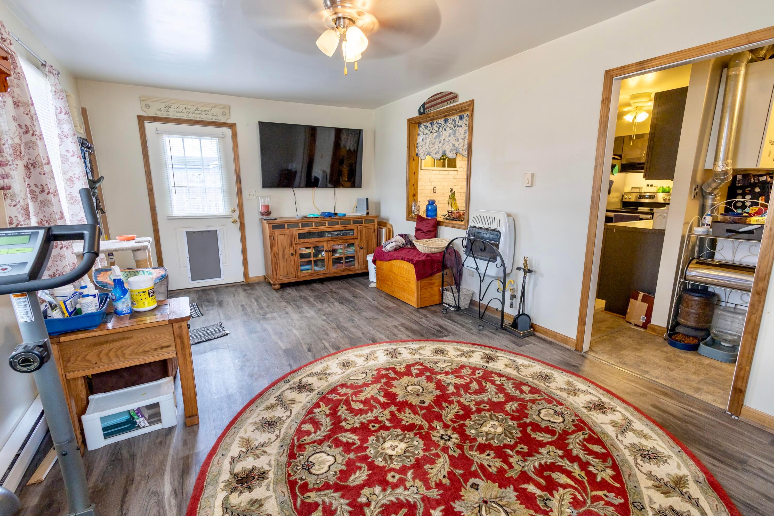 1031 Robinson Street