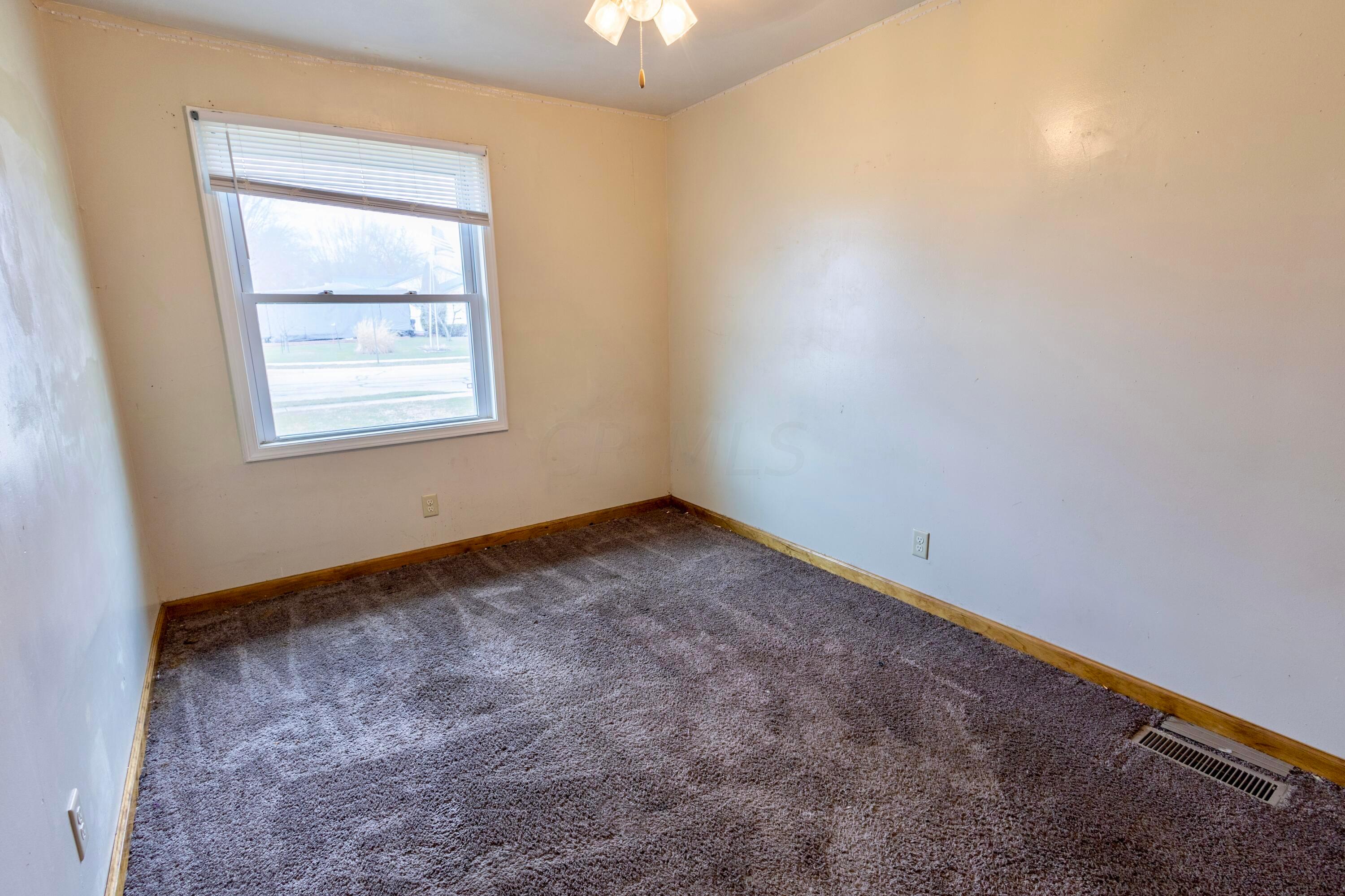 1031 Robinson Street