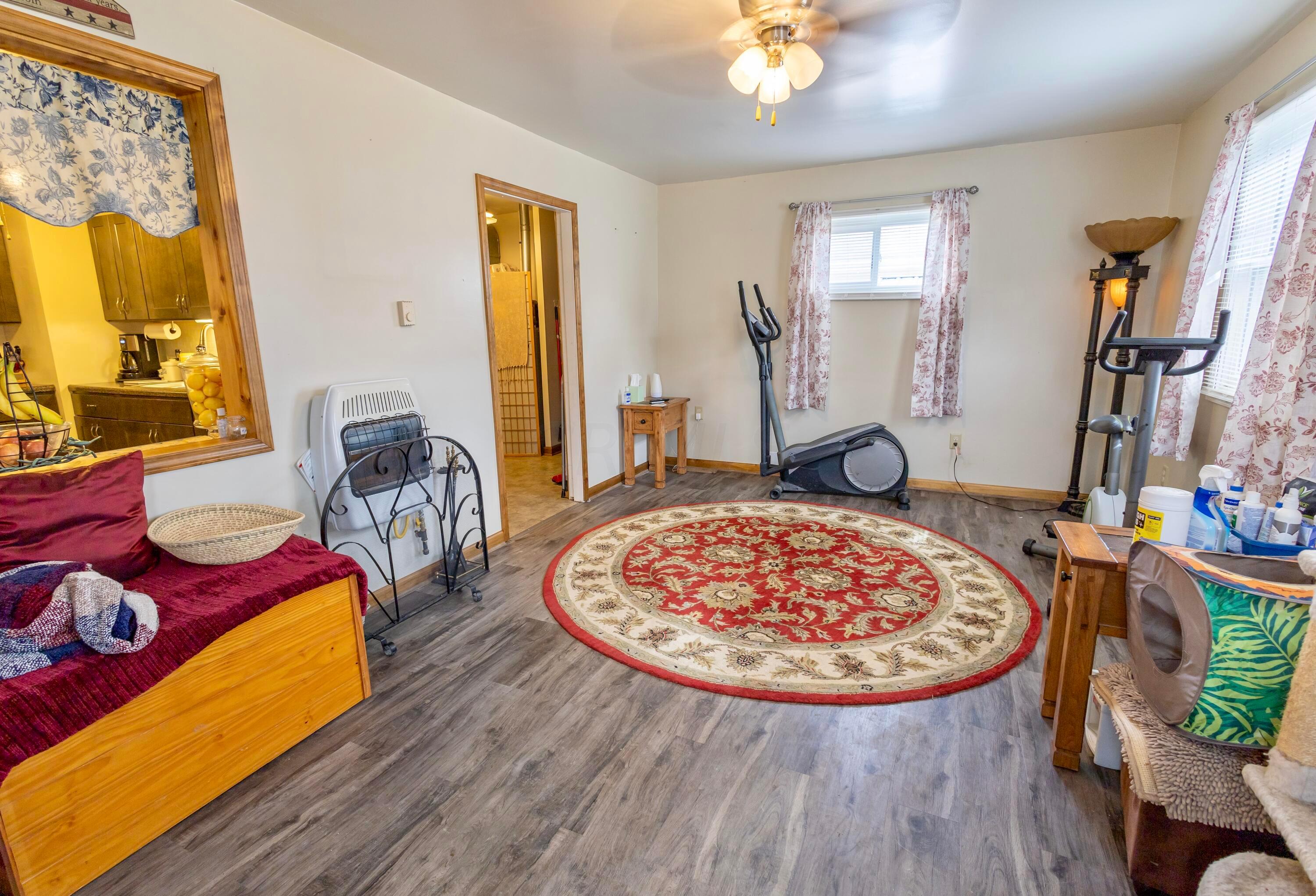 1031 Robinson Street