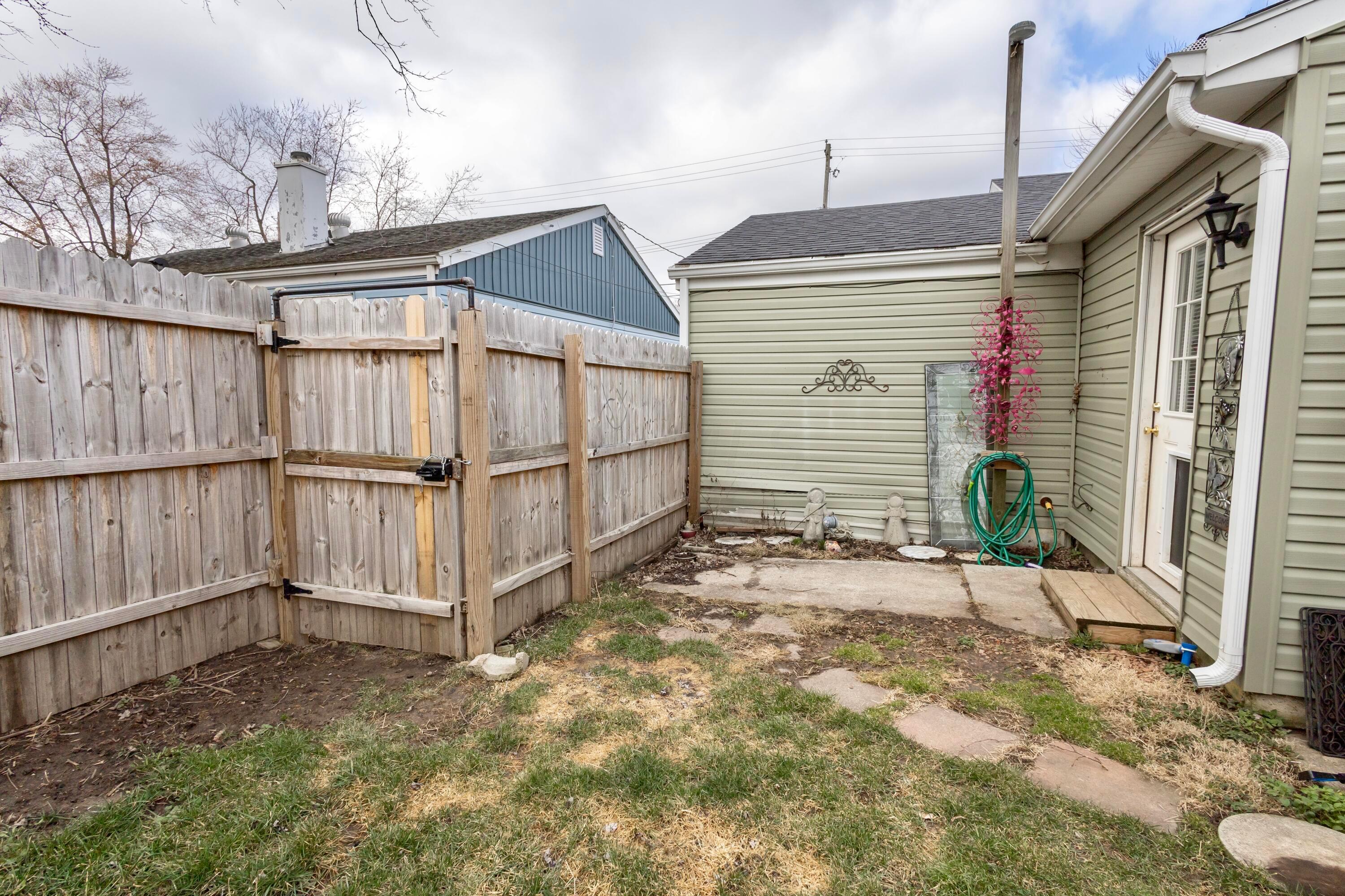 1031 Robinson Street