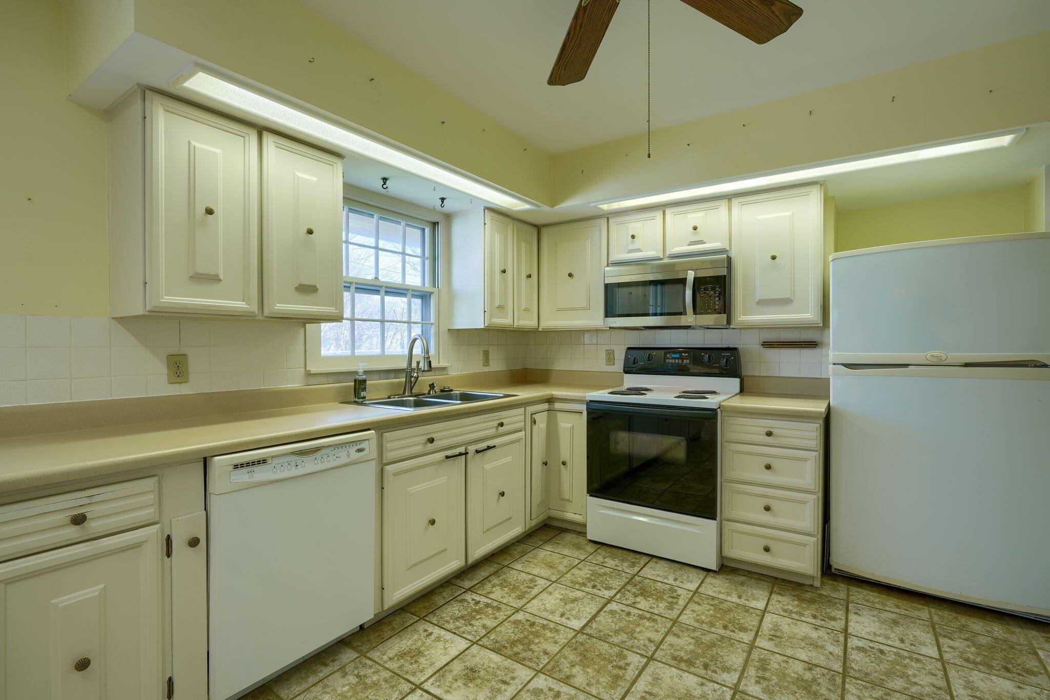 1010 Marseille Drive