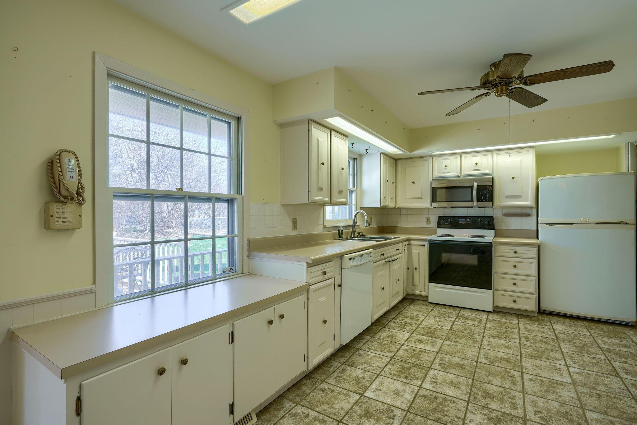 1010 Marseille Drive