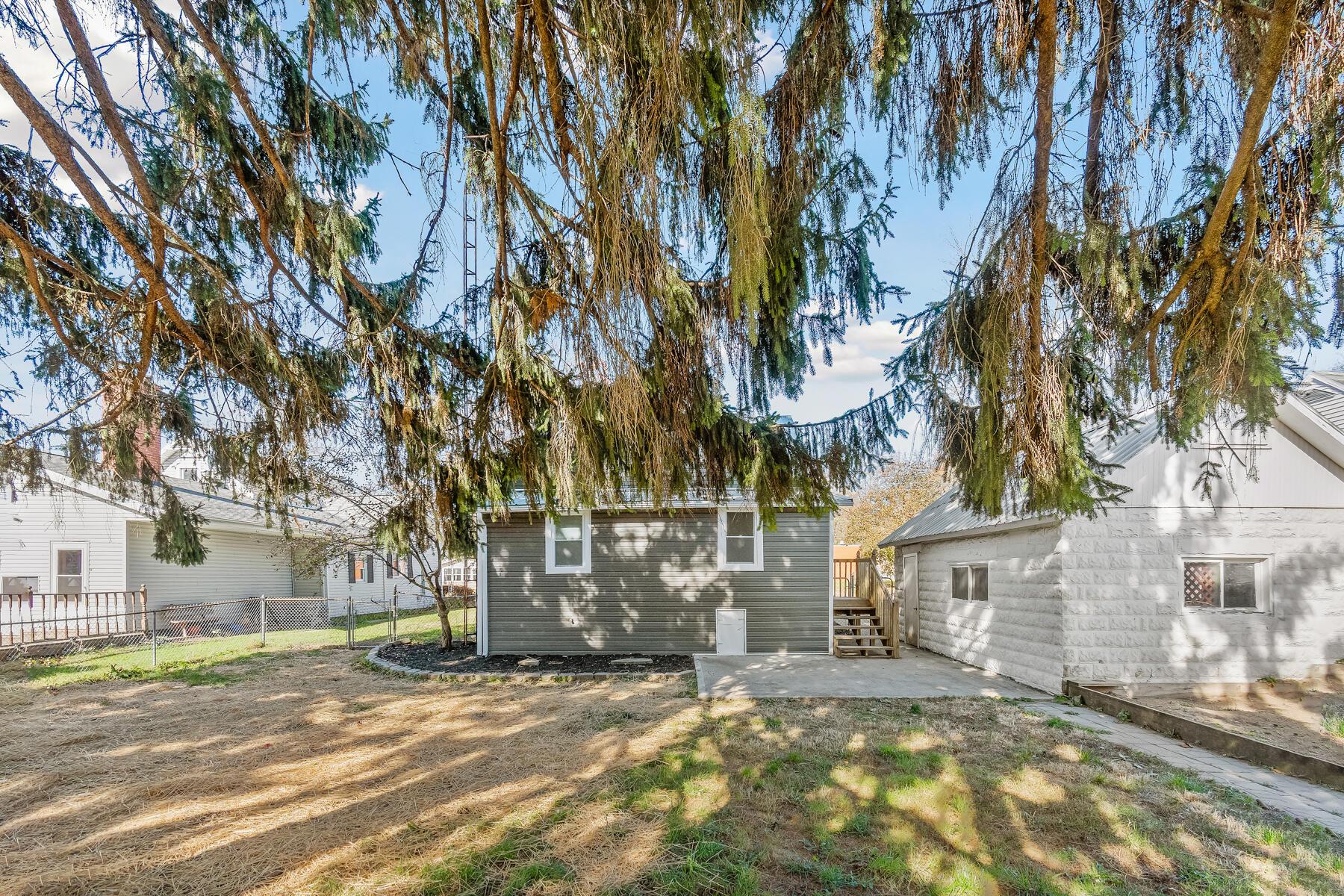 115 W Bomford Street