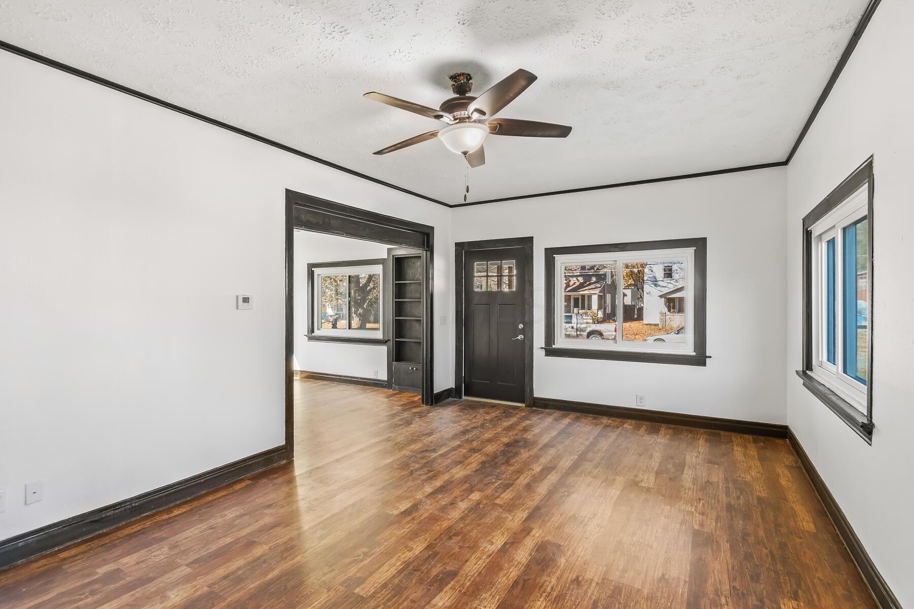 115 W Bomford Street