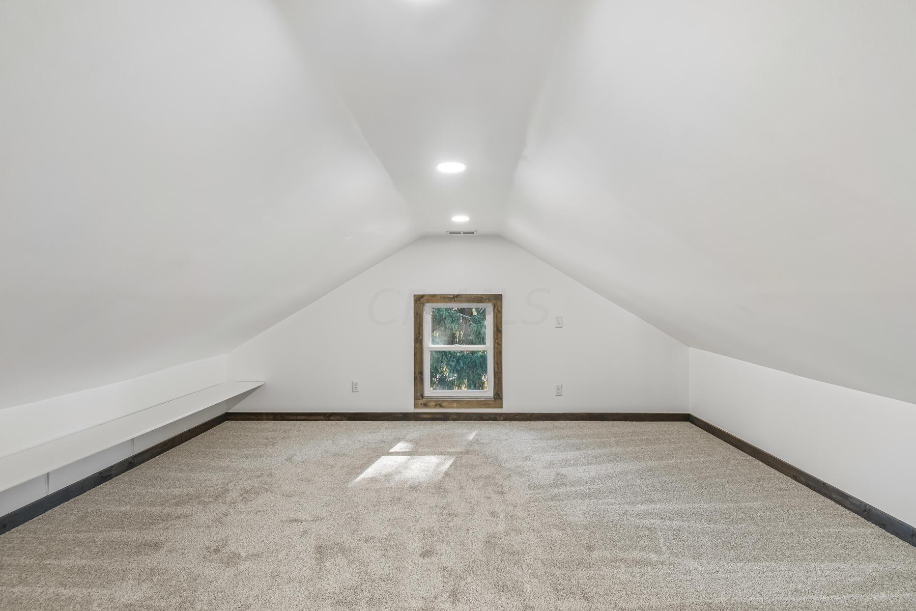 115 W Bomford Street