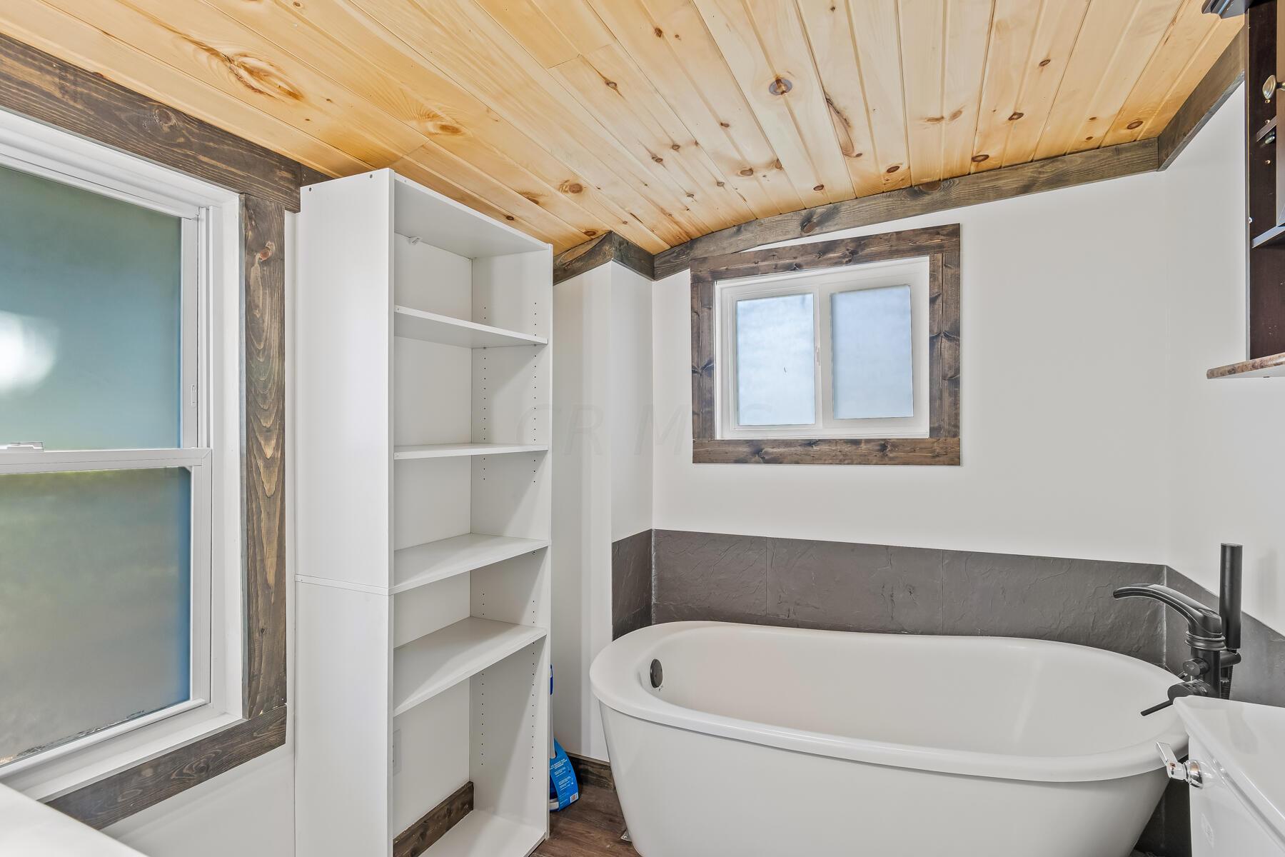 115 W Bomford Street