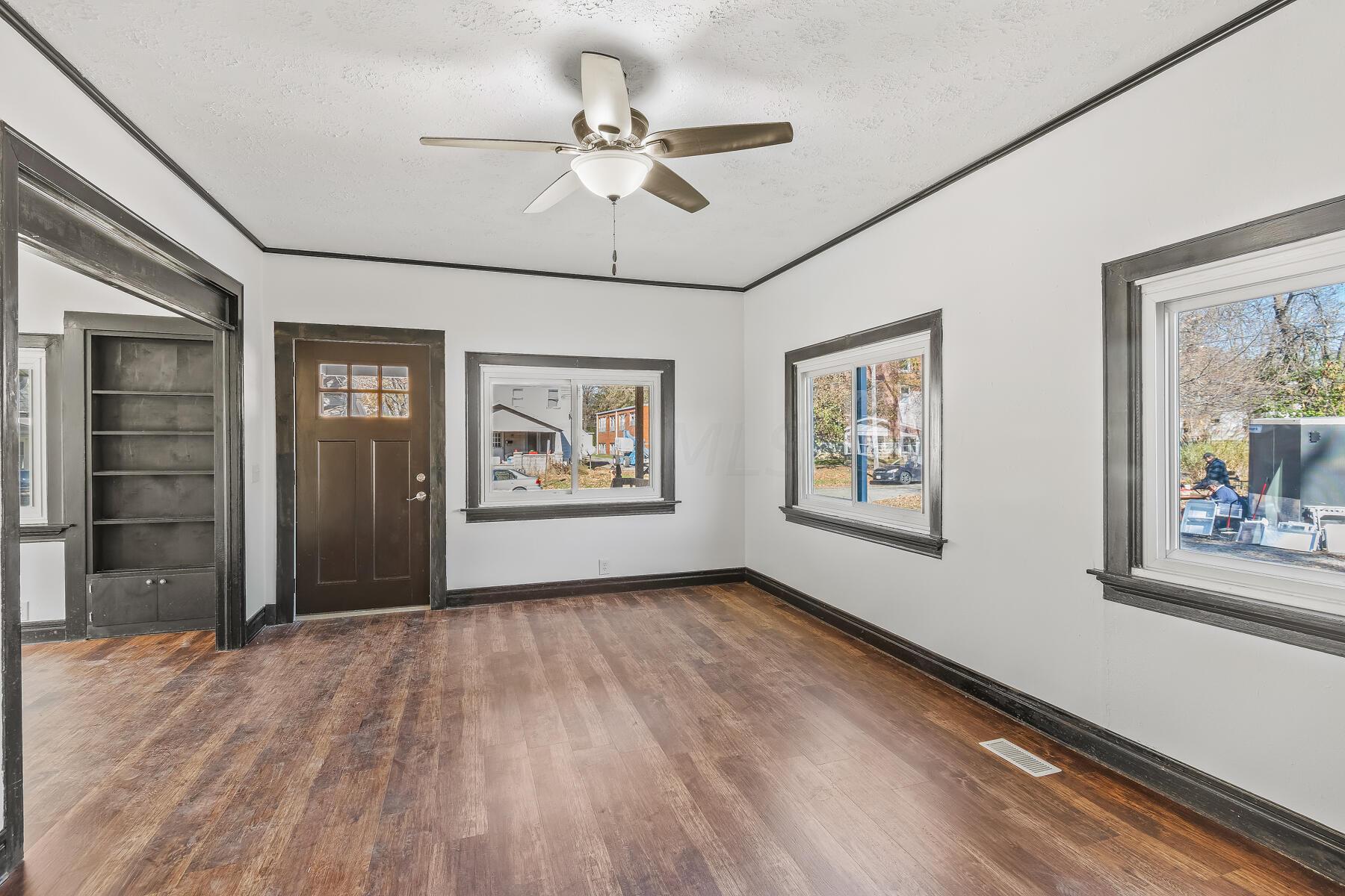 115 W Bomford Street