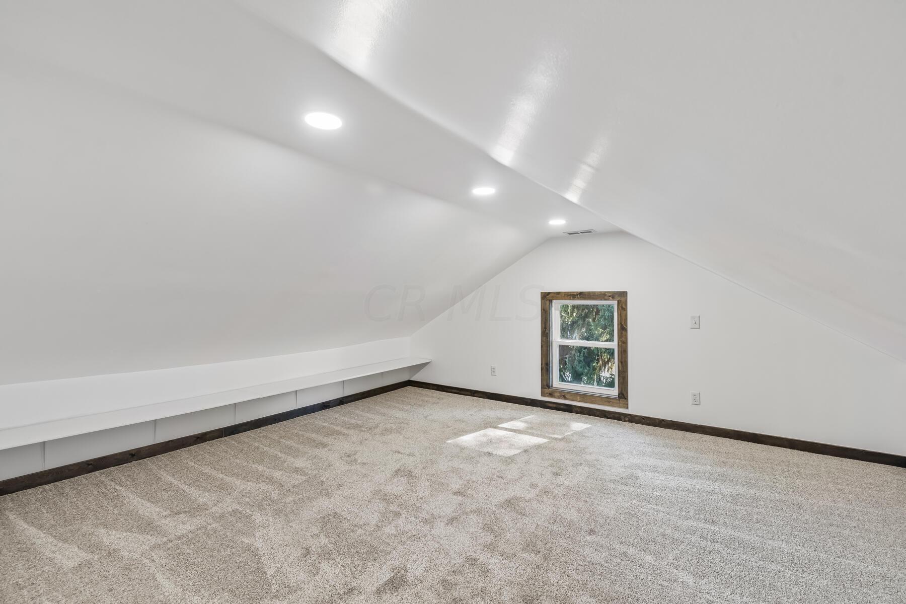 115 W Bomford Street