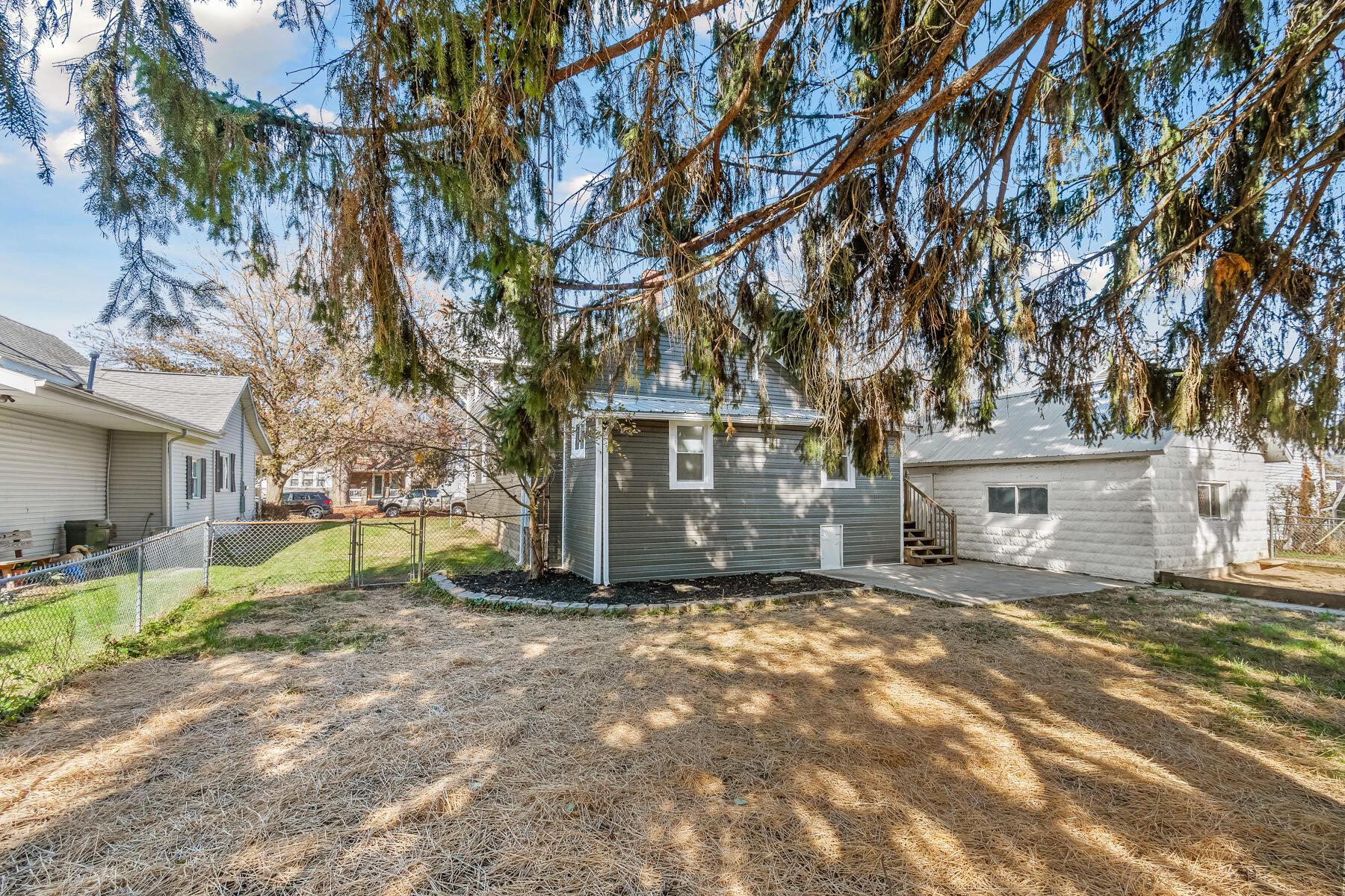 115 W Bomford Street