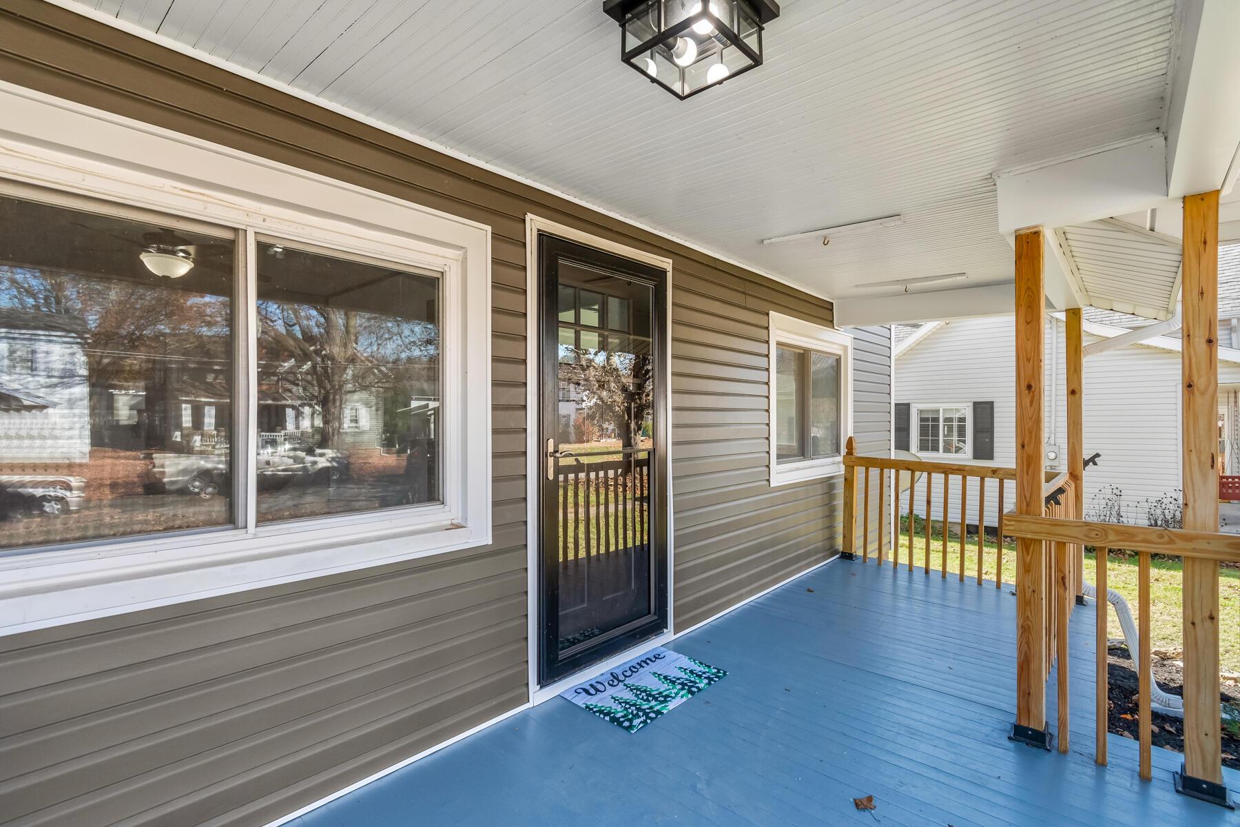 115 W Bomford Street