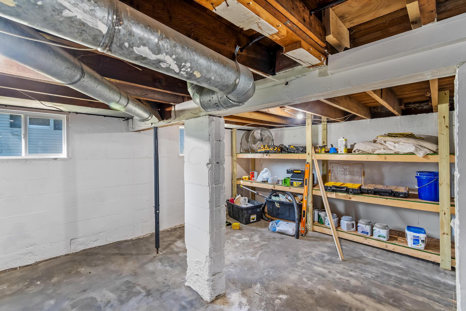 115 W Bomford Street