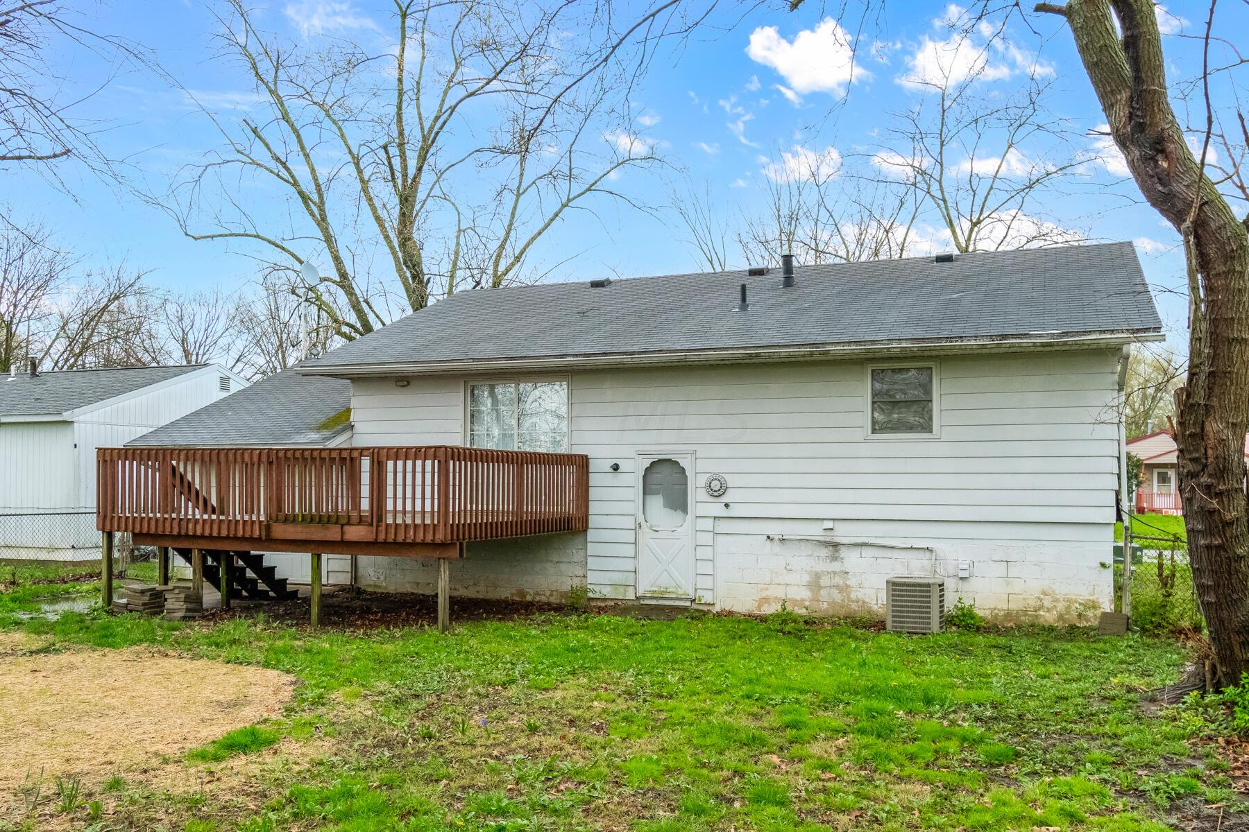 1127 Fairwood Avenue