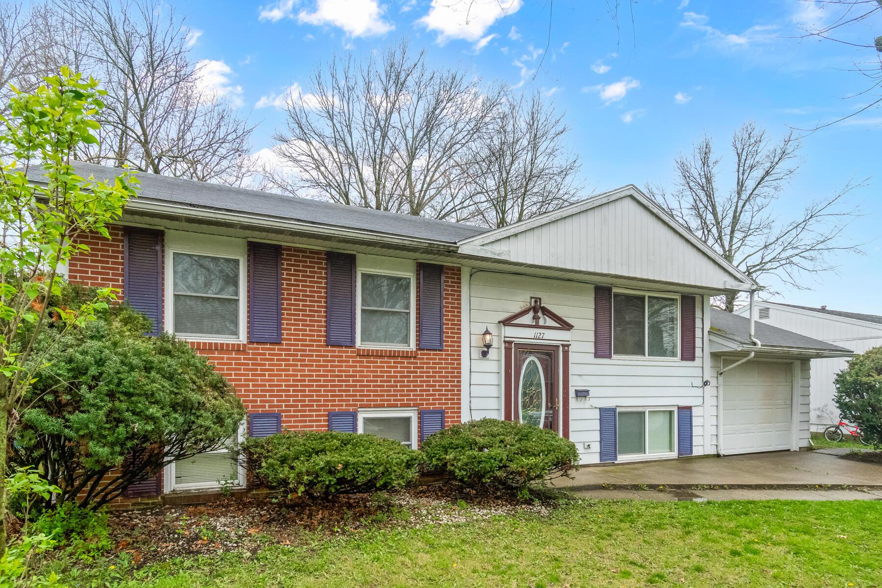 1127 Fairwood Avenue