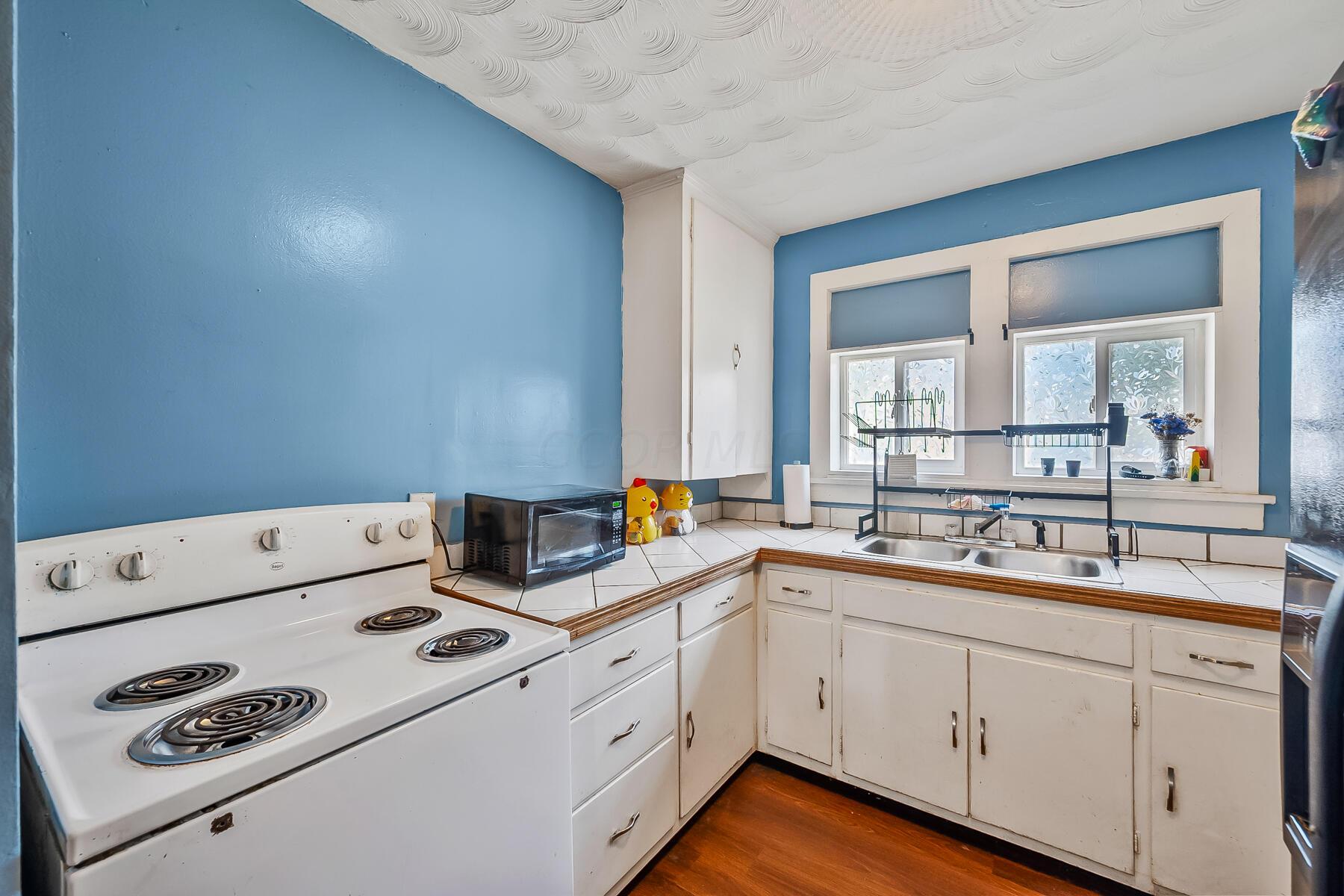 1002 Congress Street