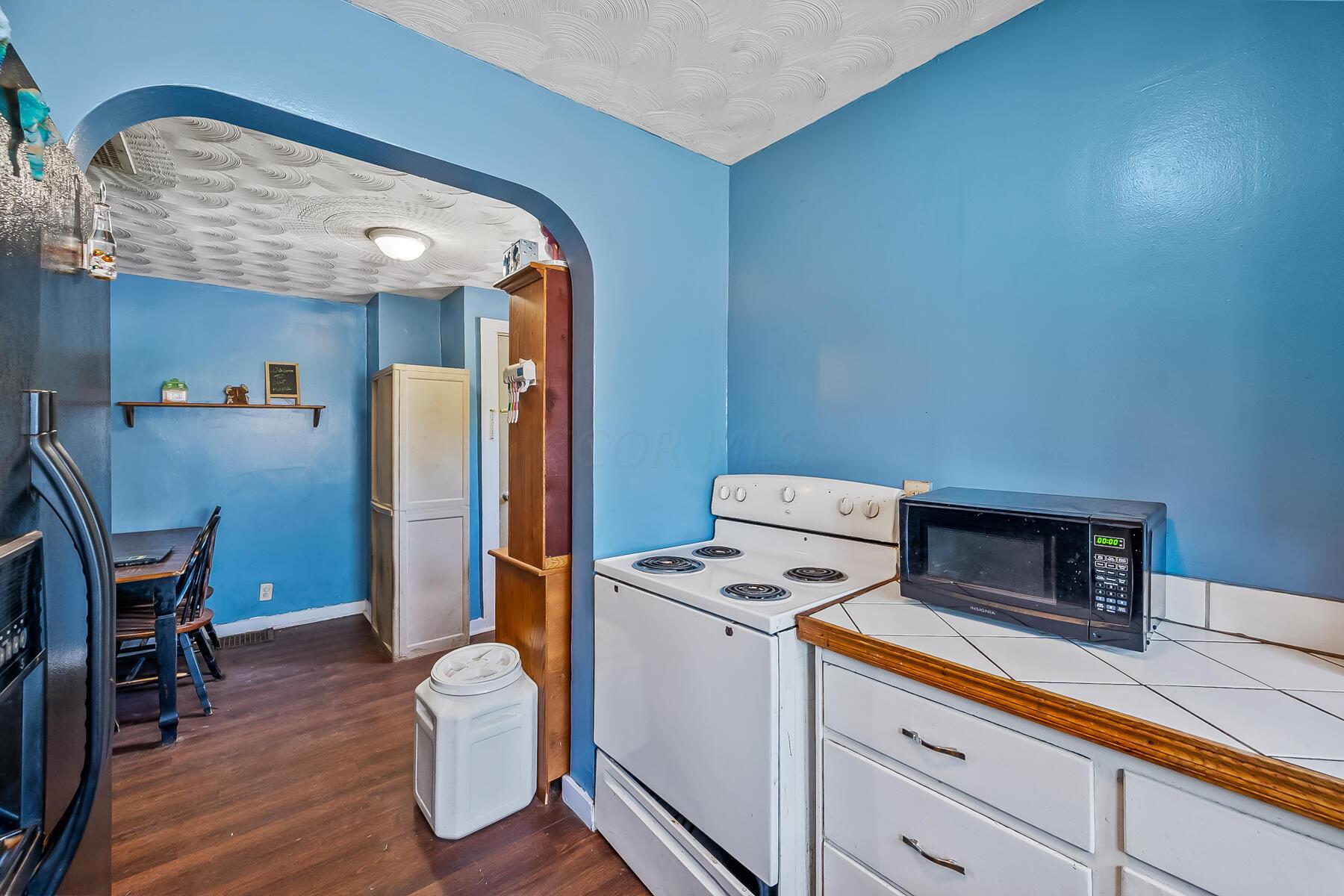 1002 Congress Street