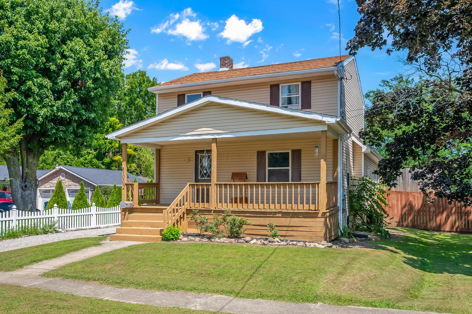 1002 Congress Street